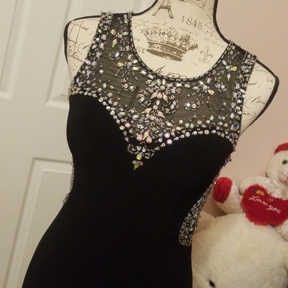 Dress - Picture 2 of 6